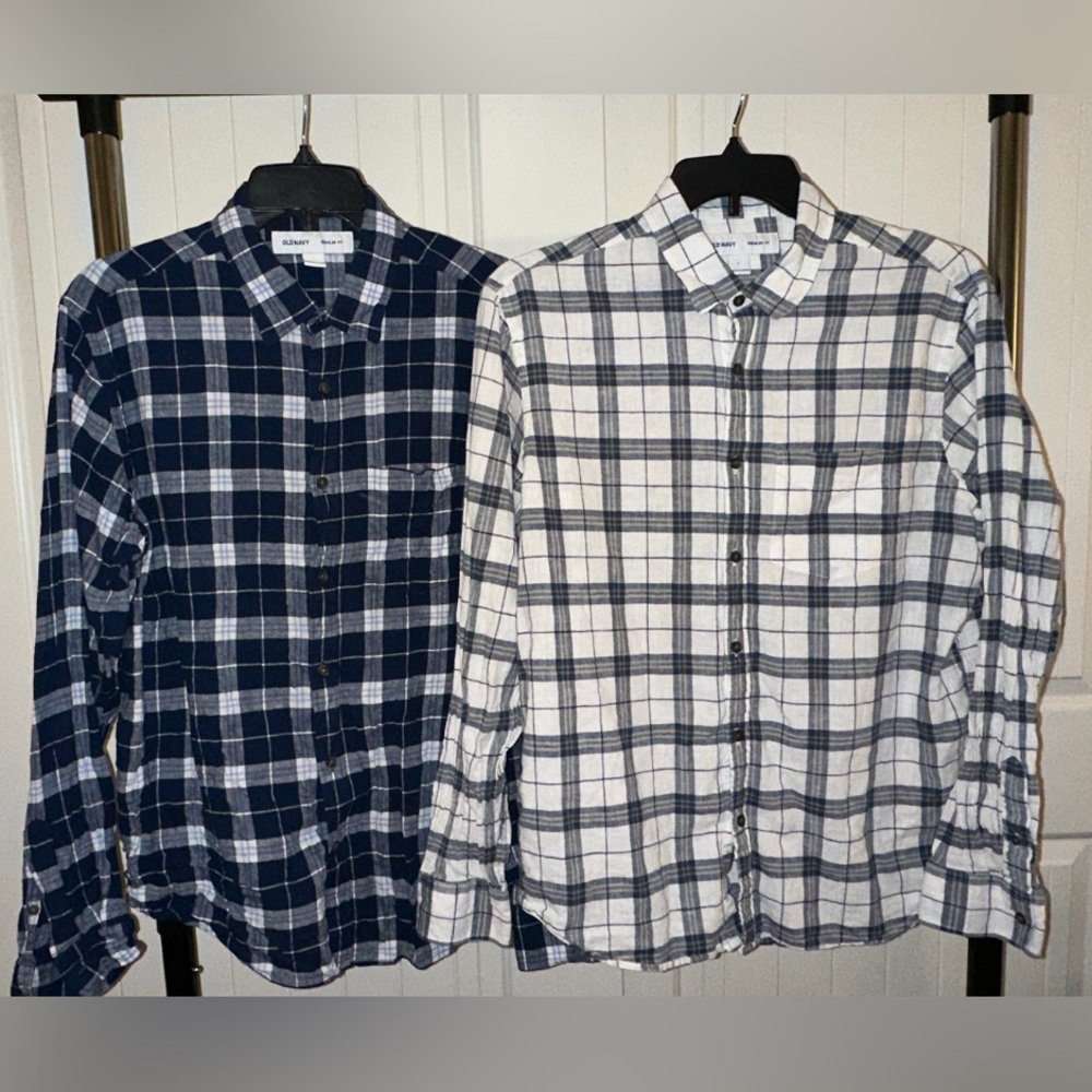 LOT OF TWO Old Navy regular fit plaid button. Size large, excellent condition.